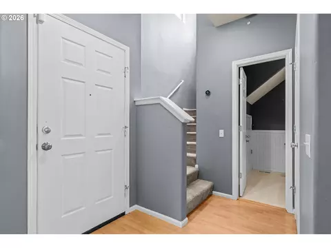 Entry Way - 5268 Wales Dr, Eugene, OR 97402 photo 1 of 1