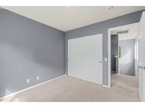 Bedroom - 5268 Wales Dr, Eugene, OR 97402 photo 6 of 10