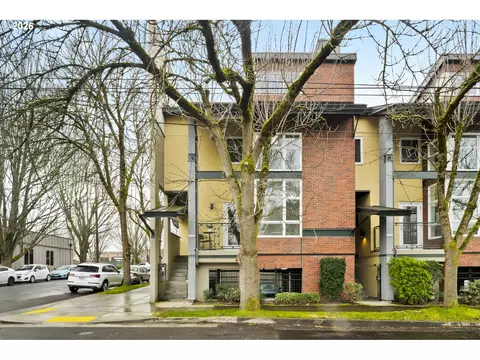 1132 NE Schuyler St, Portland, OR 97212