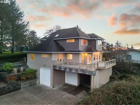 7270 Saghalie Ln, Pacific City, OR 97135