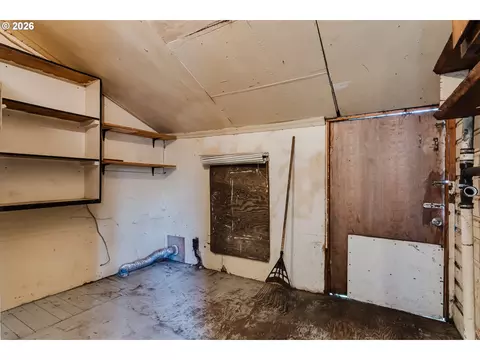 Other - 123 10th St, Springfield, OR 97477 photo 3 of 7
