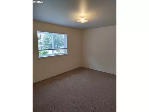 Bedroom - 257 Smith Loop, Springfield, OR 97478 photo 3 of 3