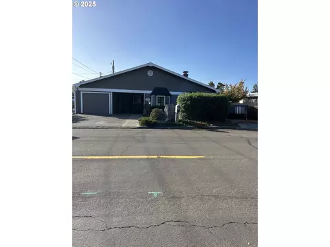 777 Kingwood St, Florence, OR 97439