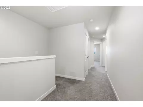 Entry Way - 2618 Waterlily Dr, Eugene, OR 97402 photo 4 of 5