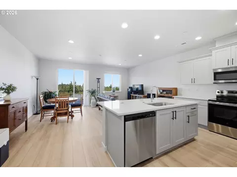 Kitchen - 2618 Waterlily Dr, Eugene, OR 97402 photo 1 of 5
