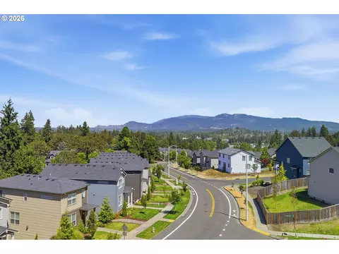 View/Area - 2618 Waterlily Dr, Eugene, OR 97402 photo 2 of 6