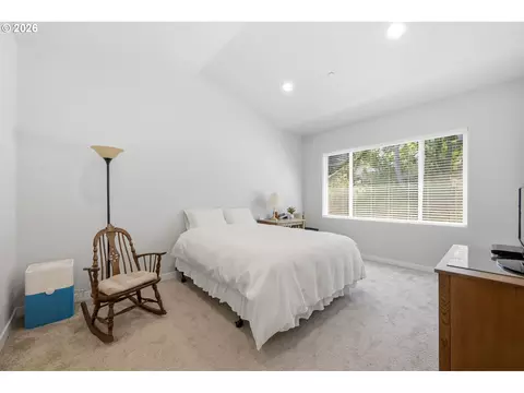 Bedroom - 2618 Waterlily Dr, Eugene, OR 97402 photo 1 of 6
