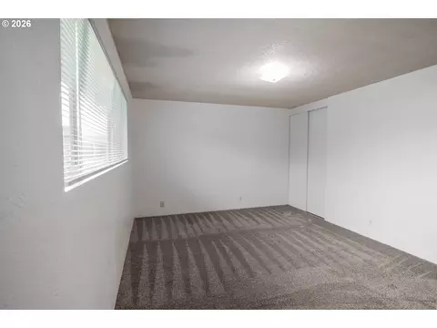 Bedroom - 1931 W 17th Ave #A, Eugene, OR 97402 photo 2 of 9