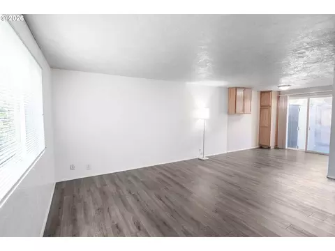 Living - 1931 W 17th Ave #A, Eugene, OR 97402 photo 3 of 5