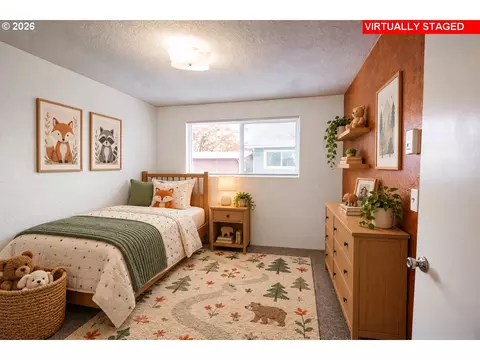 Bedroom - 1931 W 17th Ave #A, Eugene, OR 97402 photo 5 of 9