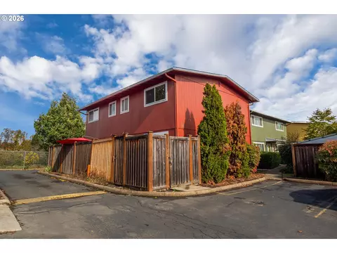Exterior - 1931 W 17th Ave #A, Eugene, OR 97402 photo 7 of 9