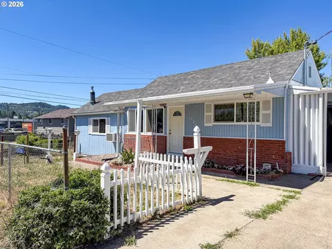 1726 NW Patricia St, Roseburg, OR 97471