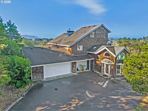 89610 Sea Breeze Dr, Warrenton, OR 97146