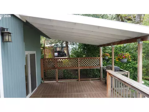 Exterior - 2025 W 25th Ave, Eugene, OR 97405 photo 5 of 10