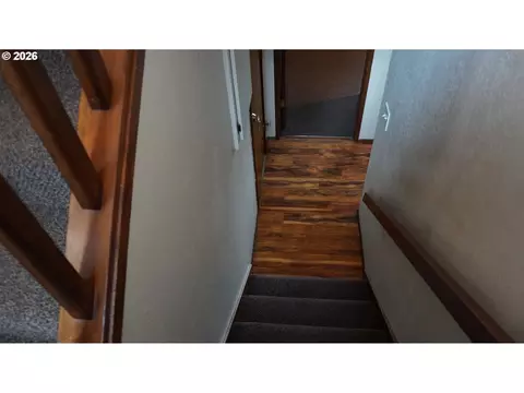 Entry Way - 2025 W 25th Ave, Eugene, OR 97405 photo 3 of 4