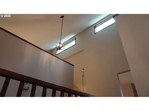 Entry Way - 2025 W 25th Ave, Eugene, OR 97405 photo 4 of 4