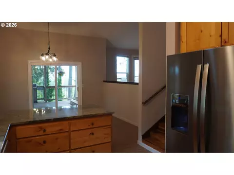 Kitchen - 2025 W 25th Ave, Eugene, OR 97405 photo 5 of 7