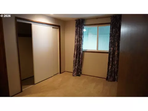 Bedroom - 2025 W 25th Ave, Eugene, OR 97405 photo 3 of 4