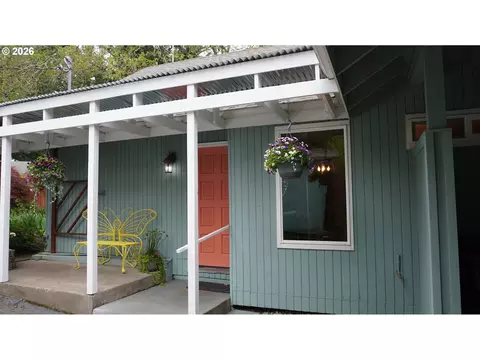 Exterior - 2025 W 25th Ave, Eugene, OR 97405 photo 2 of 10
