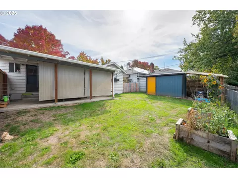 Exterior - 1090 E 28th Ave, Eugene, OR 97405 photo 5 of 5