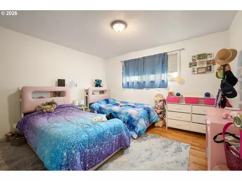 Bedroom - 1090 E 28th Ave, Eugene, OR 97405 photo 11 of 11