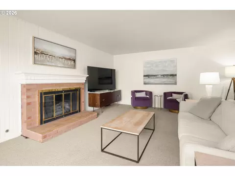 Living - 1090 E 28th Ave, Eugene, OR 97405 photo 1 of 5