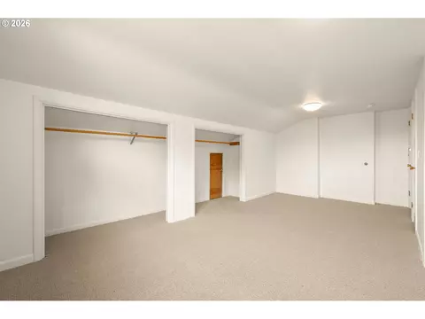 Bedroom - 1090 E 28th Ave, Eugene, OR 97405 photo 8 of 11