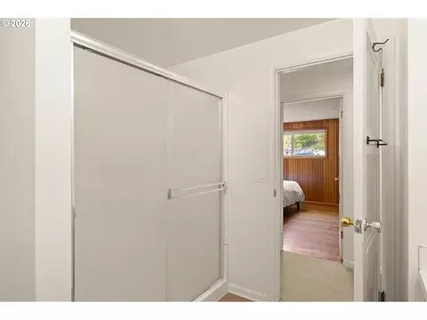 Bath - 1090 E 28th Ave, Eugene, OR 97405 photo 2 of 5
