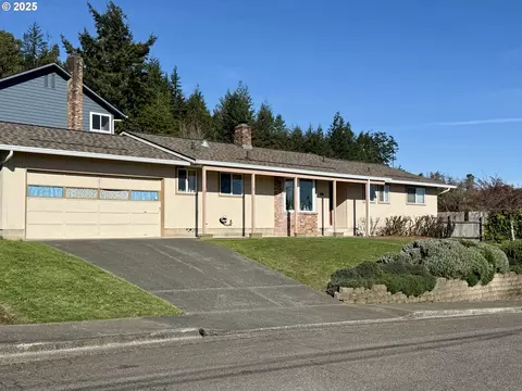 2390 Madrona St, North Bend, OR 97459