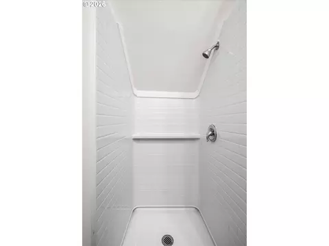 Bath - 527 Monroe St, Eugene, OR 97402 photo 3 of 3