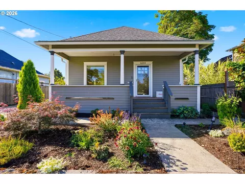 6104 SE Rhone St, Portland, OR 97206