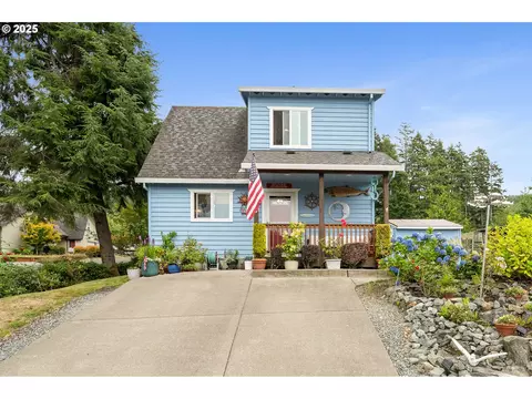 110 S Palisade St, Rockaway Beach, OR 97136
