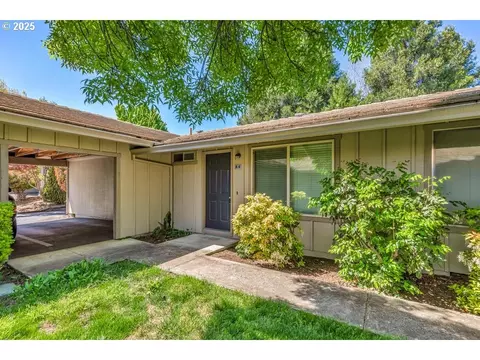 300 Shafer Ln, Jacksonville, OR 97530