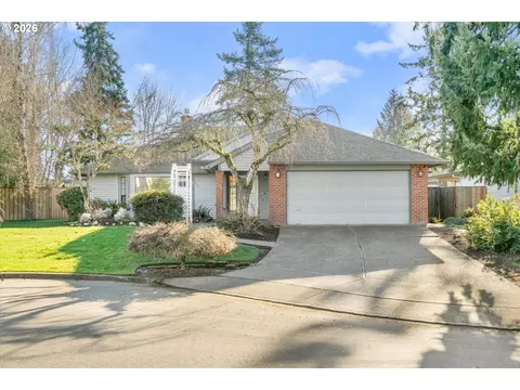 684 NE Terry Ct, Hillsboro, OR 97124
