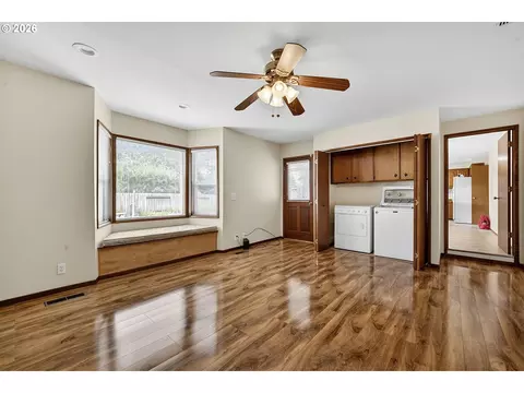 Living - 1860 Carmel Ave, Eugene, OR 97401 photo 4 of 4