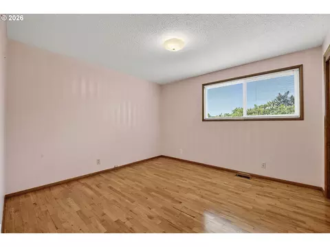 Bedroom - 1860 Carmel Ave, Eugene, OR 97401 photo 1 of 8
