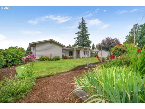 Exterior - 1860 Carmel Ave, Eugene, OR 97401 photo 7 of 11