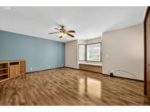 Living - 1860 Carmel Ave, Eugene, OR 97401 photo 3 of 4