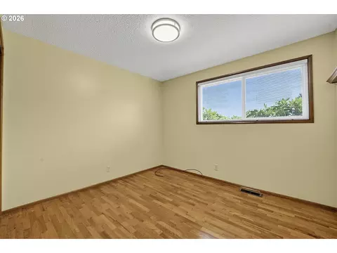 Bedroom - 1860 Carmel Ave, Eugene, OR 97401 photo 3 of 8