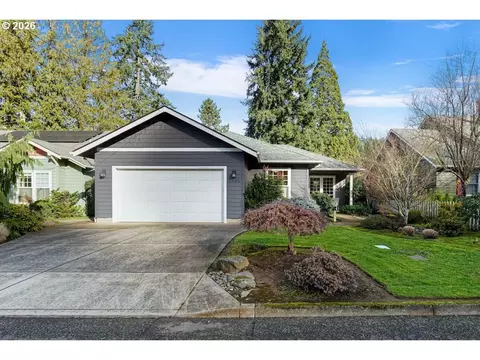 1101 Madison St, Silverton, OR 97381