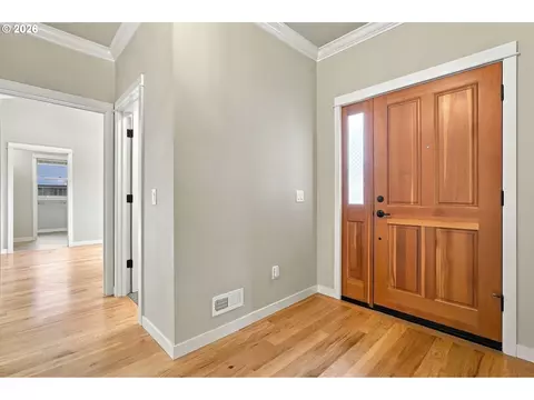 Entry Way - 988 Hamilton St, Springfield, OR 97477 photo 1 of 1