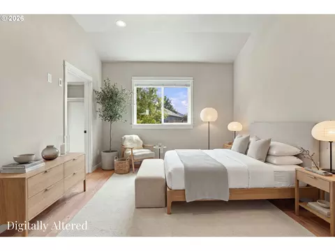 Bedroom - 988 Hamilton St, Springfield, OR 97477 photo 3 of 8