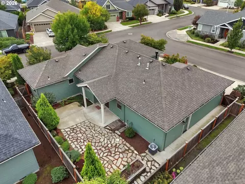 Exterior - 988 Hamilton St, Springfield, OR 97477 photo 10 of 10
