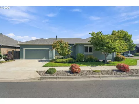 Exterior - 988 Hamilton St, Springfield, OR 97477 photo 2 of 10