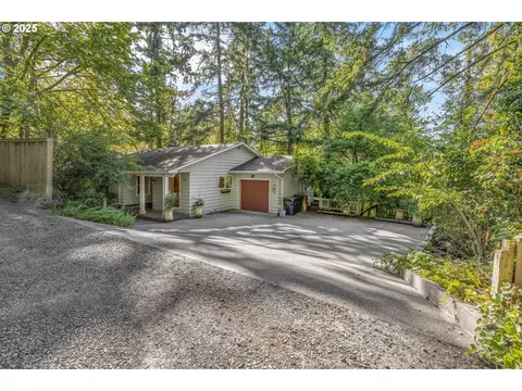 3160 Whitten Dr, Eugene, OR 97405