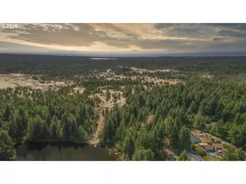 View/Area - collard loop, Florence, OR 97439 photo 2 of 8