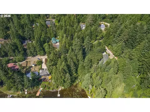 View/Area - collard loop, Florence, OR 97439 photo 7 of 8