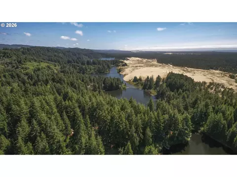 View/Area - collard loop, Florence, OR 97439 photo 5 of 8