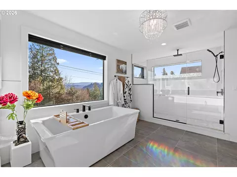 Bath - 37802 SE Olson St, Sandy, OR 97055 photo 6 of 7