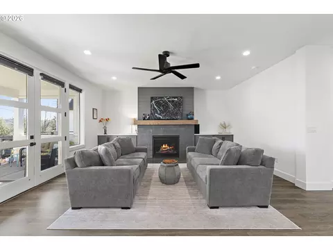 Living - 37802 SE Olson St, Sandy, OR 97055 photo 1 of 4